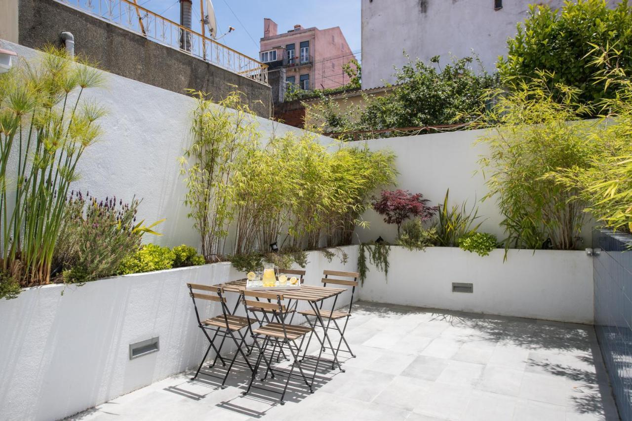 Bright Apt With Patio In Center! Lejlighed