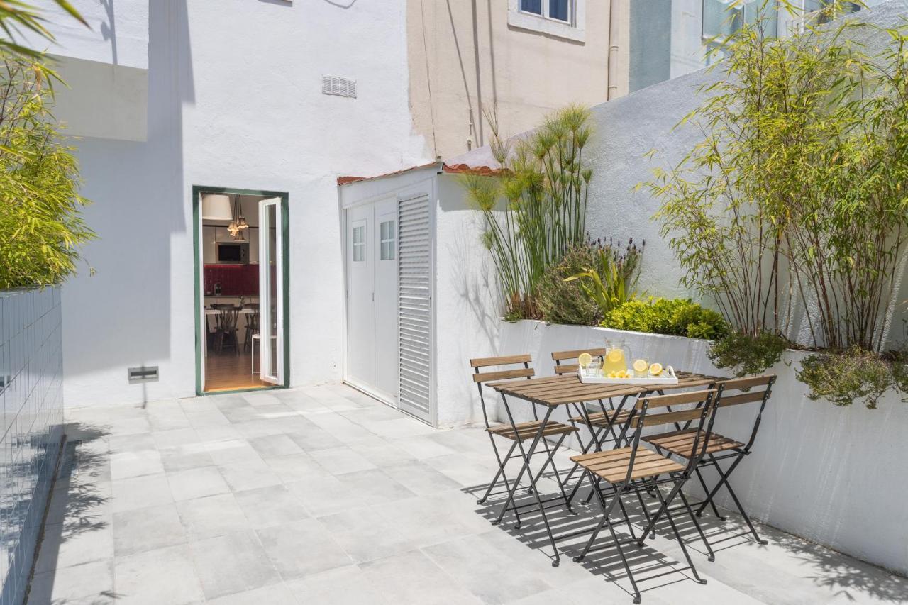 Bright Apt With Patio In Center! *