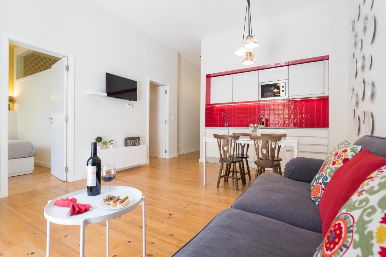 Bright Apt With Patio In Center!